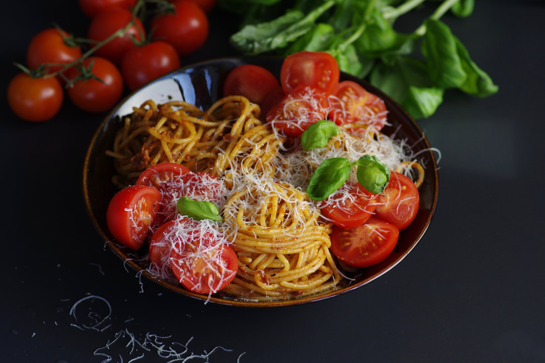 Pesto Rosso spagetid